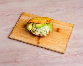 Arepa Mixta Reina Pepiada (1 Ud.)