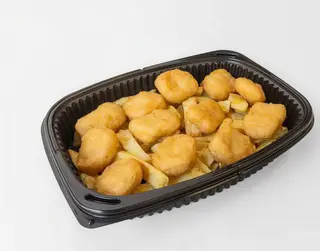 Nuggets de pollo con patatas