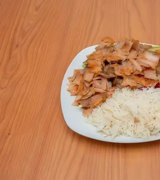 30. Plato Kebab Con Arroz