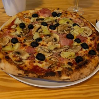 Pizza 4 Estaciones 26 cm.