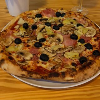 Pizza 4 Estaciones 33 cm.