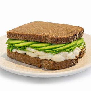 Sándwich queso crema y aguacate