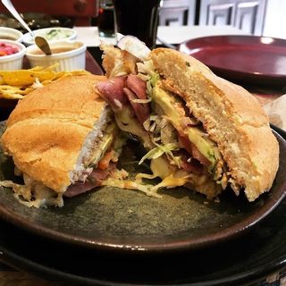 Torta de cochinita pibil