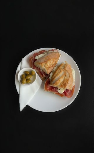 Bocata De Jamón Y Queso