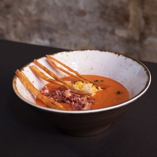 Salmorejo Cremoso Con Huevo Y Jamón