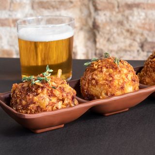 Croqueta De Morcilla Y Cebolla Caramelizada (1 Unidad)