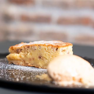 Brownie De Chocolate Blanco Y Nueces