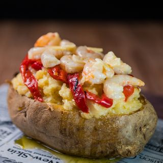 Papa Asada De Gambas Al Ajillo