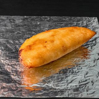 Empanada Carne Desmechada con Queso Gouda