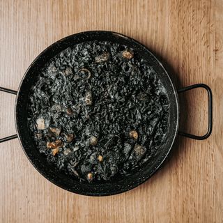 Arroz negro con alíolí