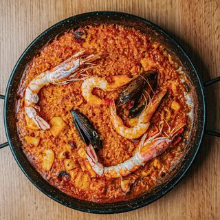 Paella de pescado y marisco