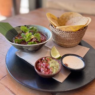 Tacos de cochinita pibil con tortillas de maiz