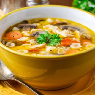 Sopa De Pollo Con Champiñones