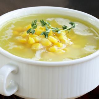 Sopa De Pollo Con Maíz