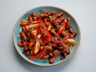 Ternera Crujiente Con Salsa De Chiles