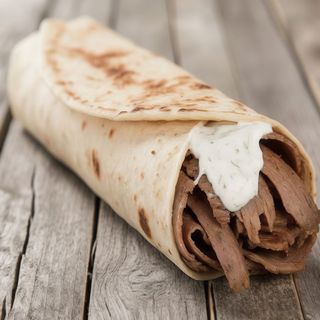 Dürüm solo carne mixto y salsa