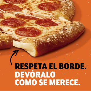 Pepperoni borde relleno de queso