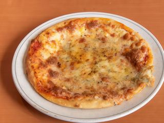 Pizza 4 Quesos (32 Cm.)