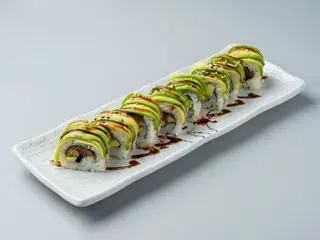 80. Uramaki dragon (8 piezas)