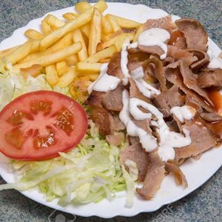 Plato sultan con patatas y arroz