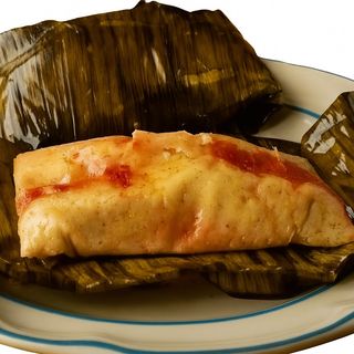 Tamal De Pollo En Salsa