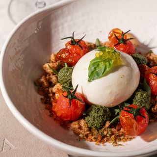 Burrata Con Tomate Cherry Confitado