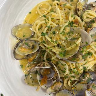 Spaghetti Alle Vongole Con Bottarga