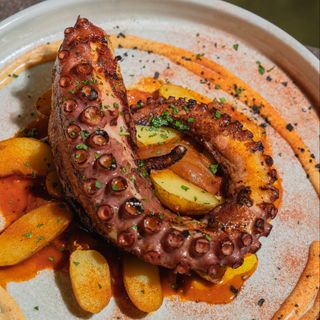 Pulpo A La Brasa