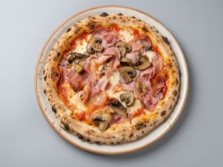 Pizza Prosciutto E Funghi