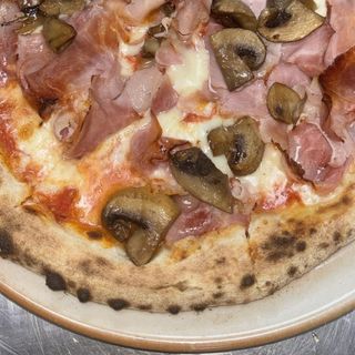 Pizza Prosciutto E Funghi
