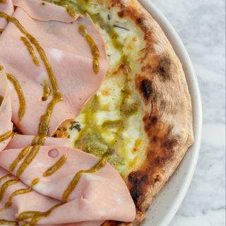 Pizza Mortadella Y Pistacho