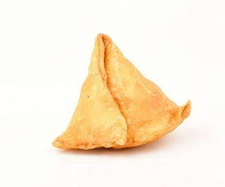 Samosa chaat (1 ración)