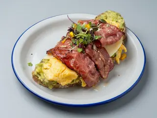 Tostada Completa