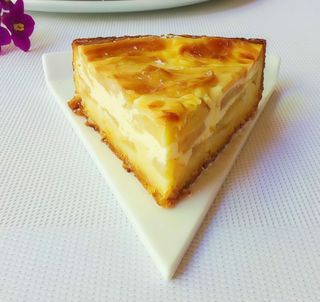 Tarta De Manzana Con Nata