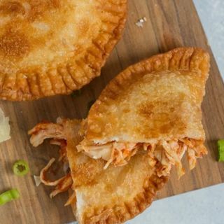 Empanada De Pollo Y Queso