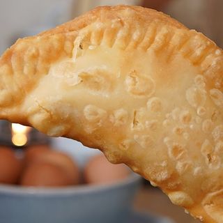 Empanada De Carne Y Queso