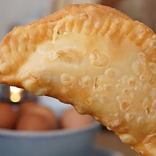 Empanada De Pepperoni Y Queso