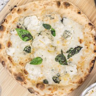 Pizza quattro formaggi