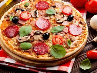 80. PIZZA COMPLETA