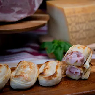 Empanada de jamón y queso (1ud.)