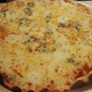 PIZZA 4 QUESOS