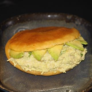 Arepa reina pepiada