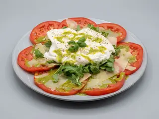Ensalada de burrata
