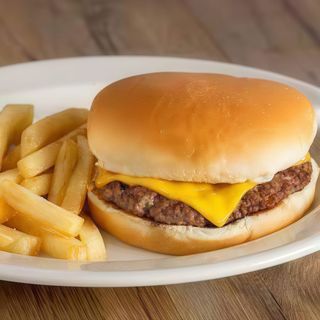 Cheeseburger con patatas