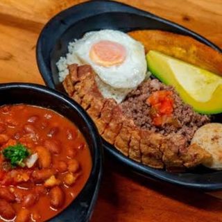 Bandeja Paisa los sábados 