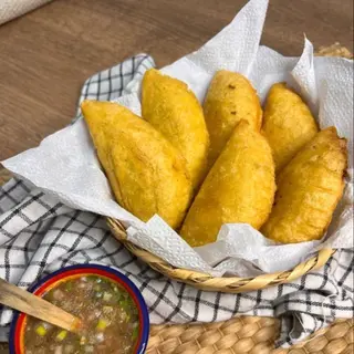 Empanadas de pollo o de carne 