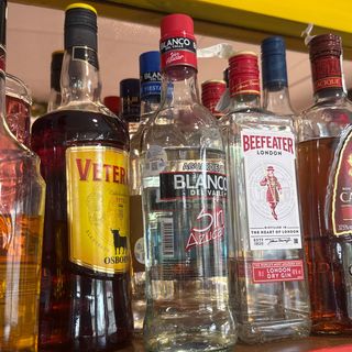 Aguardiente blanco del Valle