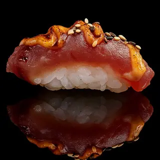 Nigiri de atún flameado (2 pzs.)