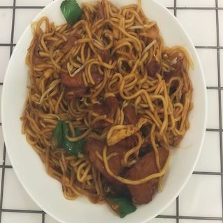 Tallarines fritos con Ternera