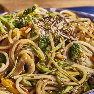 Wok Pollo y Langostinos